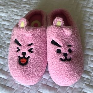 Line friends BT21 BTS Cooky Jungkook pink slippers